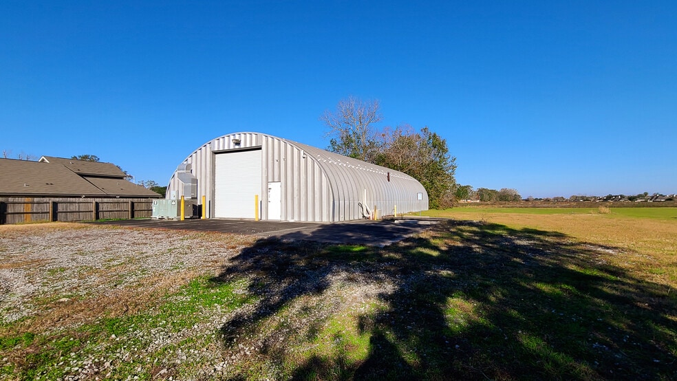 More Photos Of 282 Rees St, Breaux Bridge Light Distribution For Sale