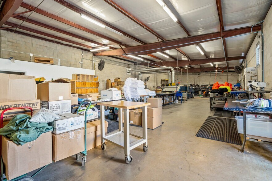 More Photos Of 4540 Northgate Ct, Sarasota Warehouse For Sale