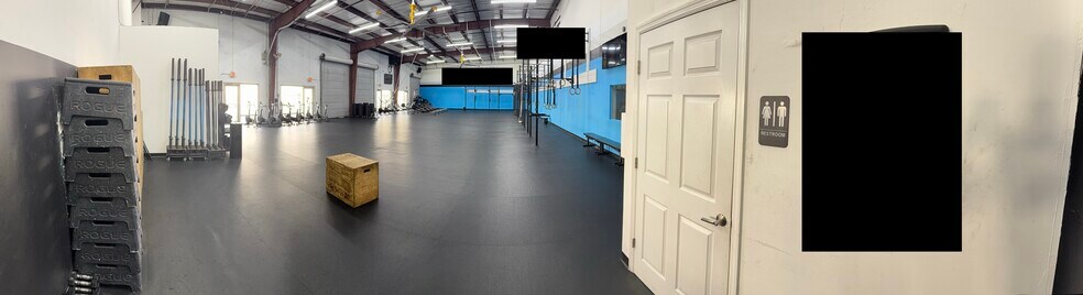 More Photos Of 1090 Innovation Ave, North Port Flex For Lease