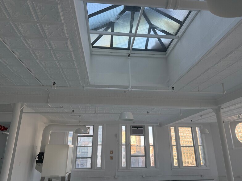 More Photos Of 285 W Broadway, New York Office For Lease