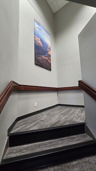 More Photos Of 923 S River Rd, St George Medical For Lease