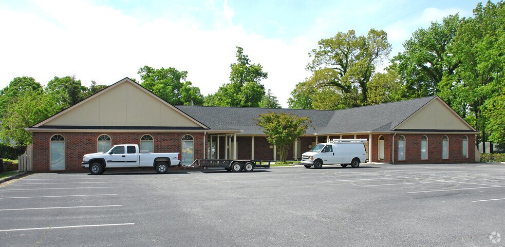 More Photos Of 211 W Lexington Ave, High Point Office For Lease