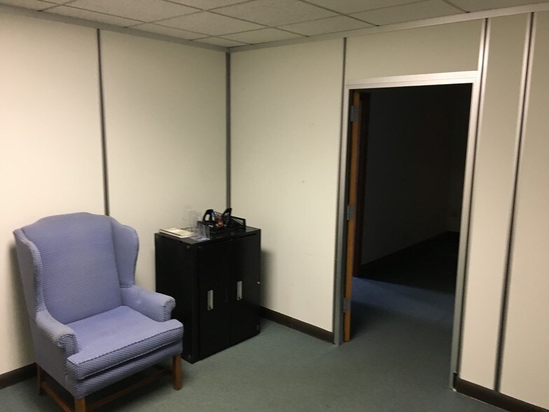 More Photos Of 80 Worcester St, North Grafton Storefront Retail Office For Lease