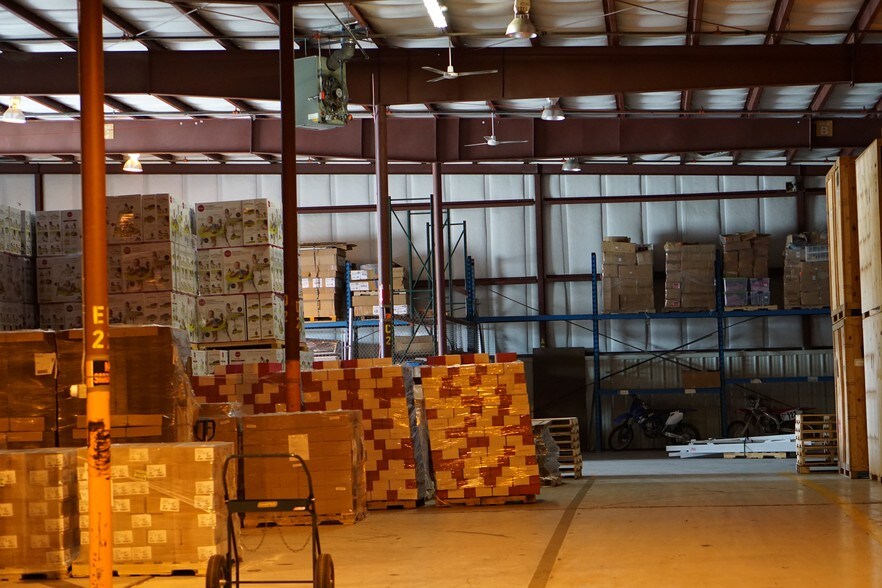 More Photos Of 10-14 Tucker Dr, Poughkeepsie Warehouse For Lease