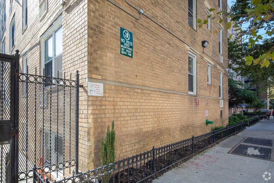 More Photos Of 142-20 Franklin Ave, Flushing Apartments For Lease