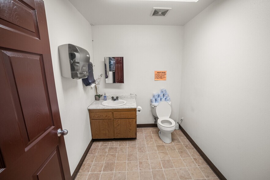 More Photos Of 4004 Rice St, Lihue Warehouse For Sale