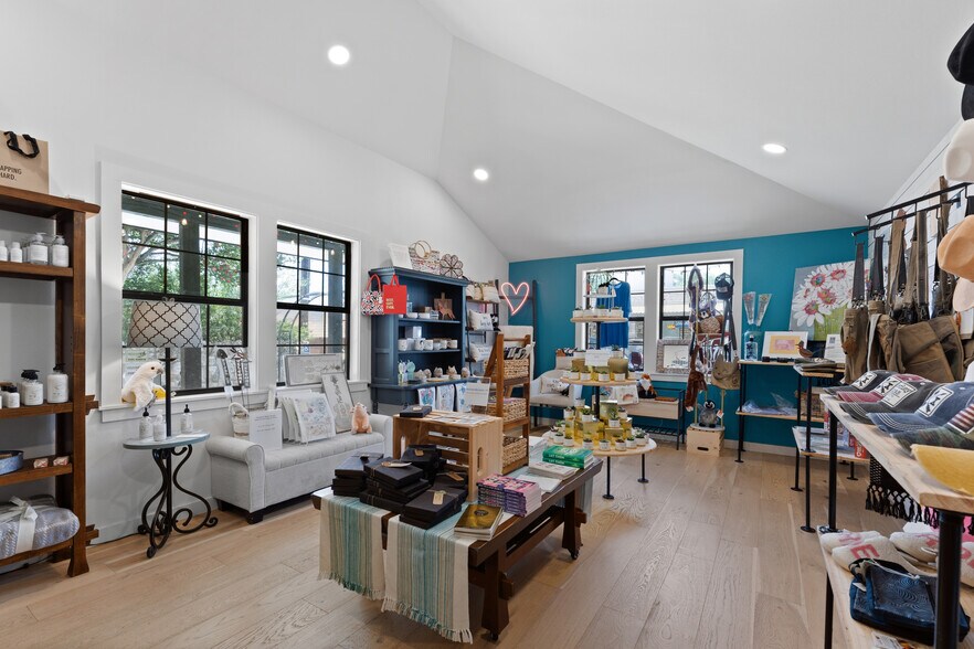More Photos Of 310 Wimberley Sq, Wimberley Freestanding For Sale