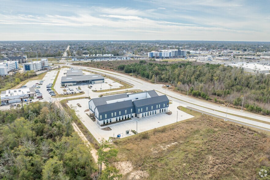 More Photos Of 3093 Contraband Pkwy Park, Lake Charles General Retail For Sale