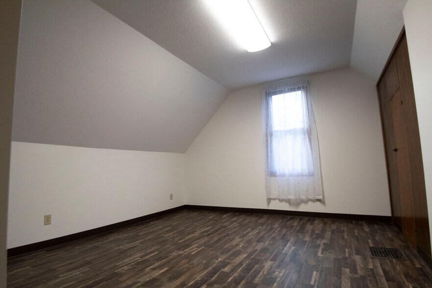 More Photos Of 208 2nd St SW, Carrollton Freestanding For Sale