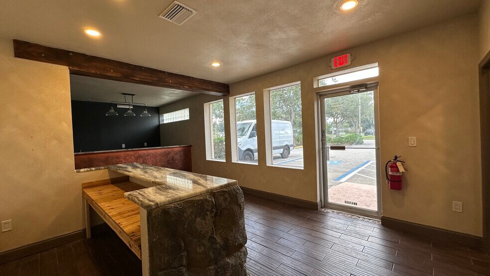 More Photos Of 1707 E Edgewood Dr, Lakeland Medical For Lease