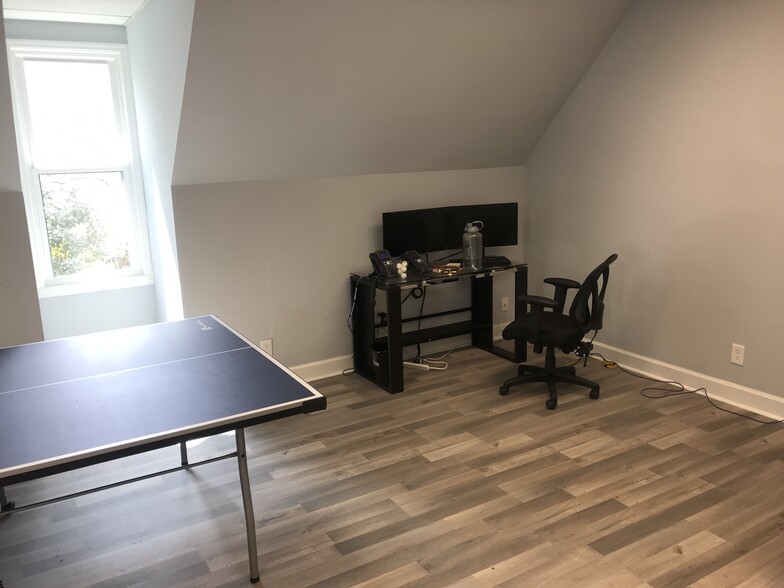 More Photos Of 1225 Johnson Ferry Rd, Marietta Medical For Lease