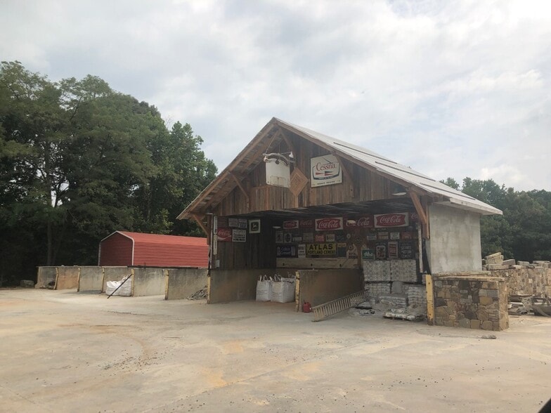 More Photos Of 715 Oak Ridge Farm Hwy, Mooresville Warehouse For Sale