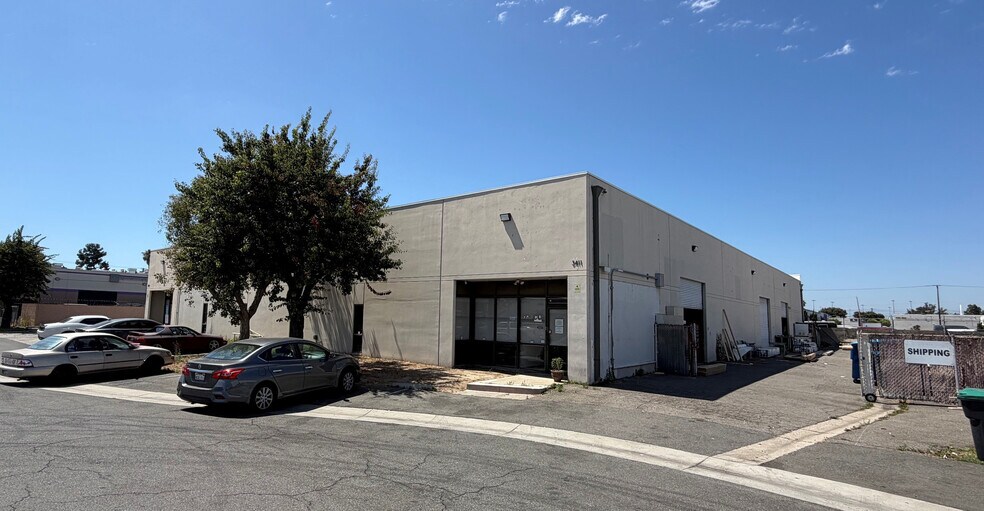 Primary Photo Of 3411-3413 W Fordham Ave, Santa Ana Manufacturing For Lease