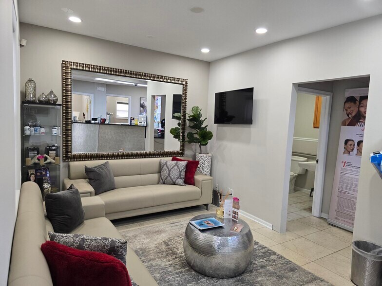 More Photos Of 9629 S Southwest Hwy, Oak Lawn Medical For Sale