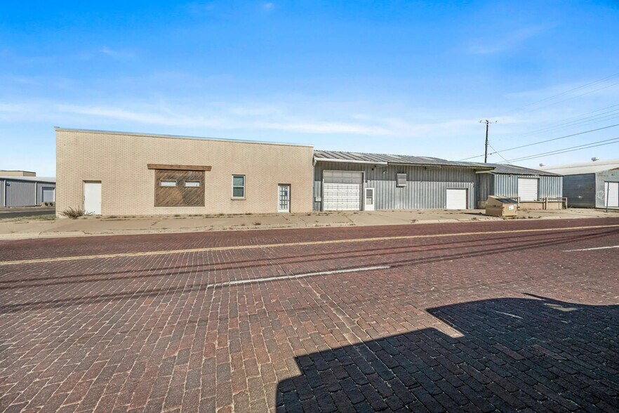 More Photos Of 712 SW 5th Ave, Amarillo Light Manufacturing For Sale