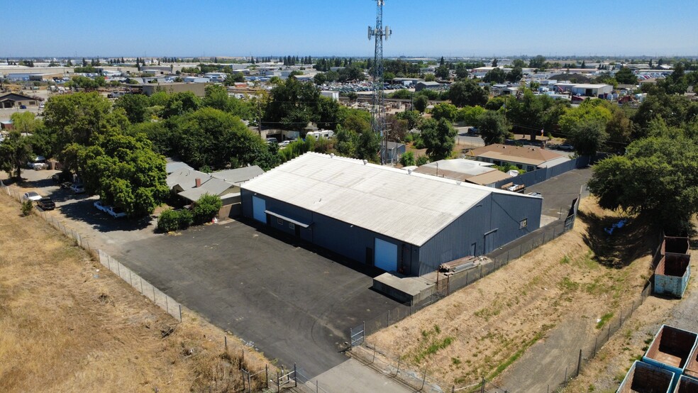 More Photos Of 7120 McCurdy Ln, Sacramento Warehouse For Sale