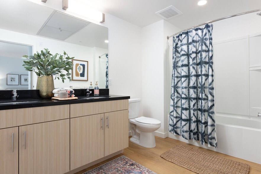 More Photos Of 126 N Rollins Rd, Millbrae Apartments For Lease