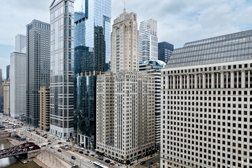 Primary Photo Of 121 W Wacker Dr, Chicago Office For Sale
