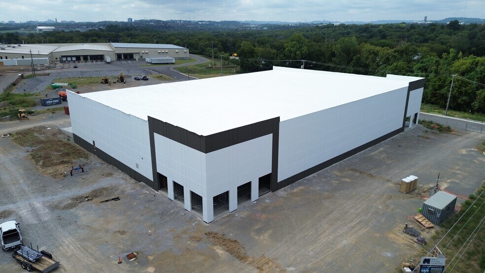 More Photos Of 1600 County Hospital Rd, Nashville Distribution For Lease