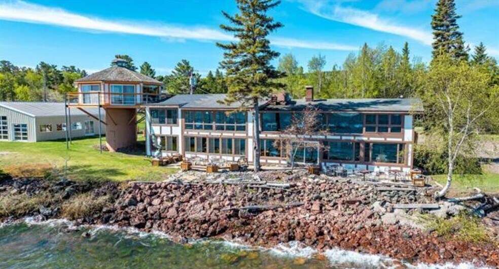 More Photos Of 77 Brockway Ave, Copper Harbor Restaurant For Sale