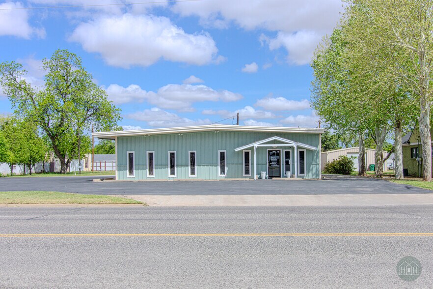 More Photos Of 3720 Wilbarger St, Vernon Flex For Sale