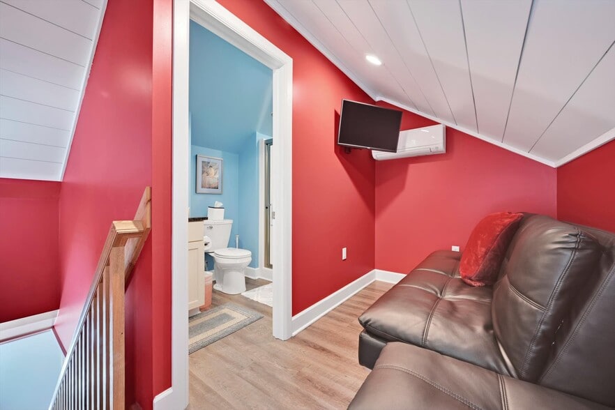 More Photos Of 279 Greenview Dr, Saylorsburg Religious Facility For Sale