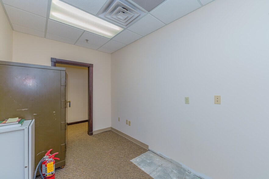 More Photos Of 10 Maxwell Dr, Clifton Park Medical For Lease