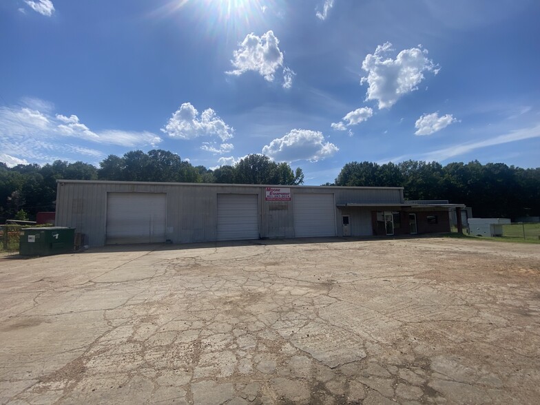 Primary Photo Of 801 MS-35 Hwy, Carthage Light Distribution For Sale