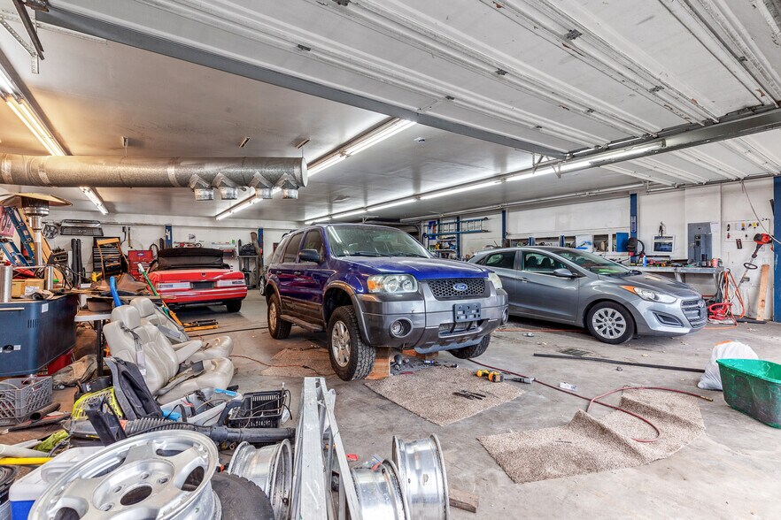 More Photos Of 2929 N Government Way, Coeur d'Alene Auto Dealership For Sale