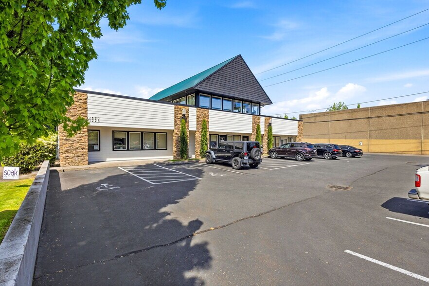 More Photos Of 1220 Liberty St NE, Salem Medical For Lease