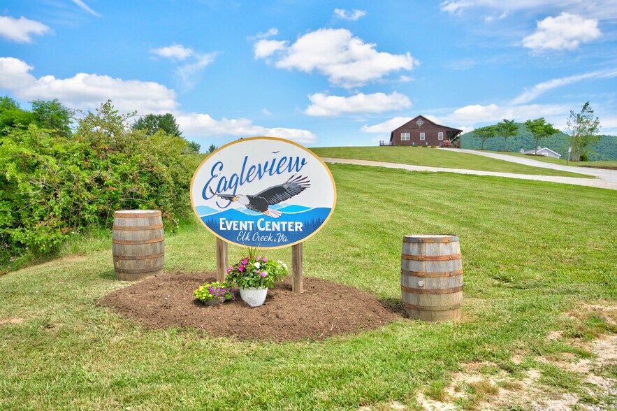 More Photos Of 639 Wagon Wheel Rd, Elk Creek Lodge Meeting Hall For Sale