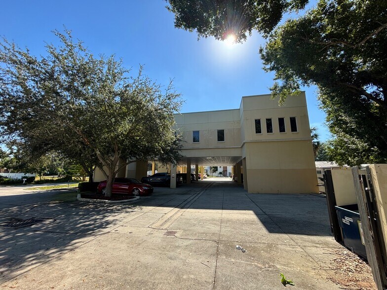 More Photos Of 2701 W St Isabel St, Tampa Medical For Sale