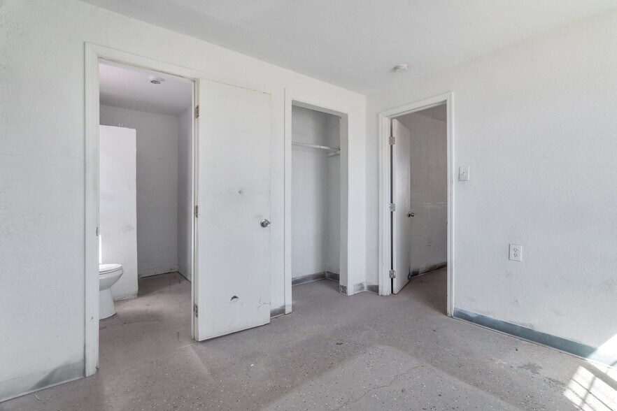 More Photos Of 313 W Jones Ave, Phoenix Apartments For Sale