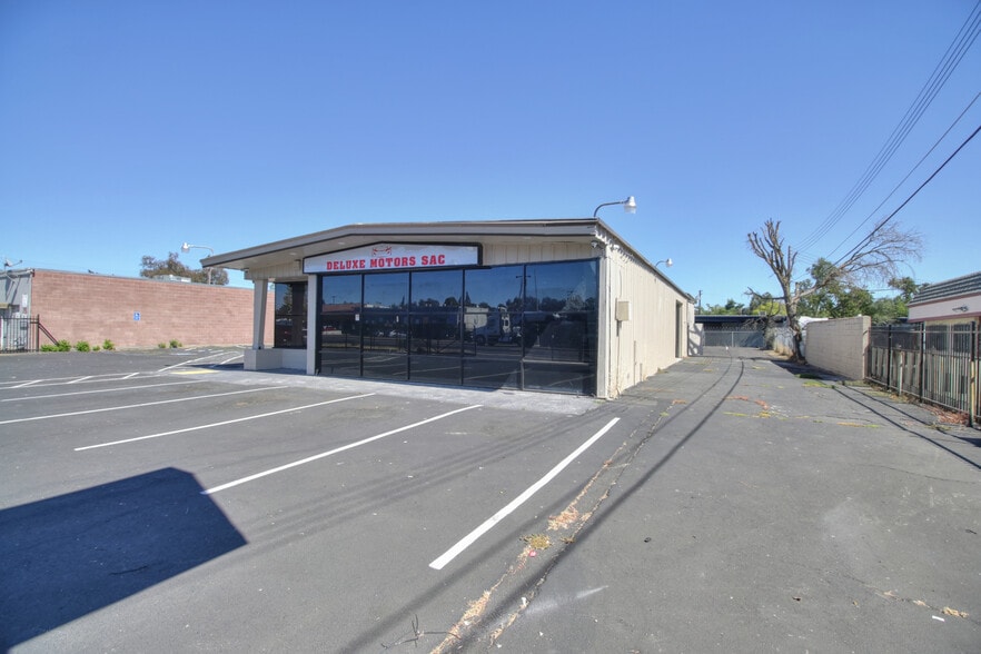 More Photos Of 4554 Auburn Blvd, Sacramento Auto Dealership For Sale