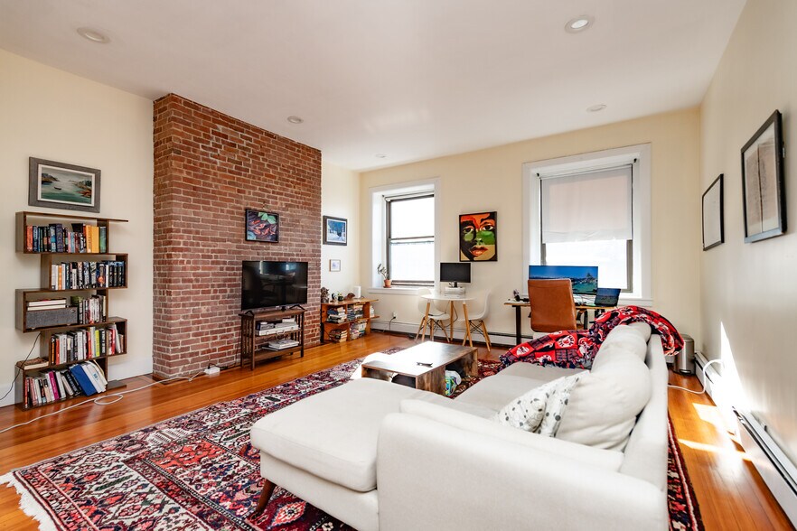 More Photos Of 470 Commonwealth Ave, Boston Apartments For Sale