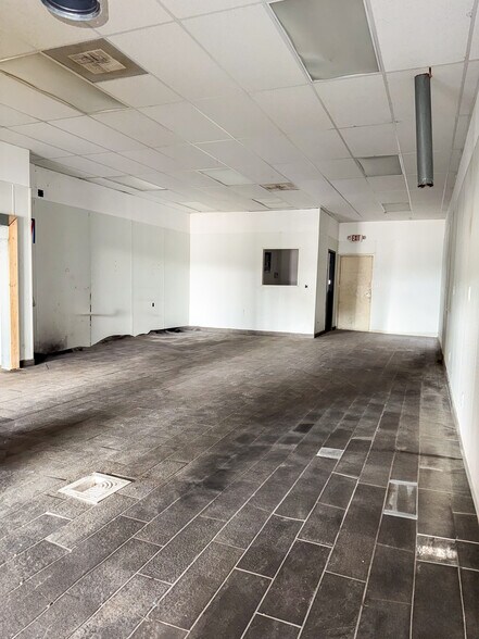 More Photos Of 2801 W University Dr, Edinburg Storefront For Sale