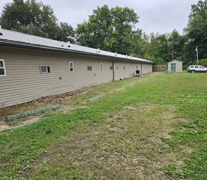 More Photos Of 811 S Main St, North Webster Hotel For Sale