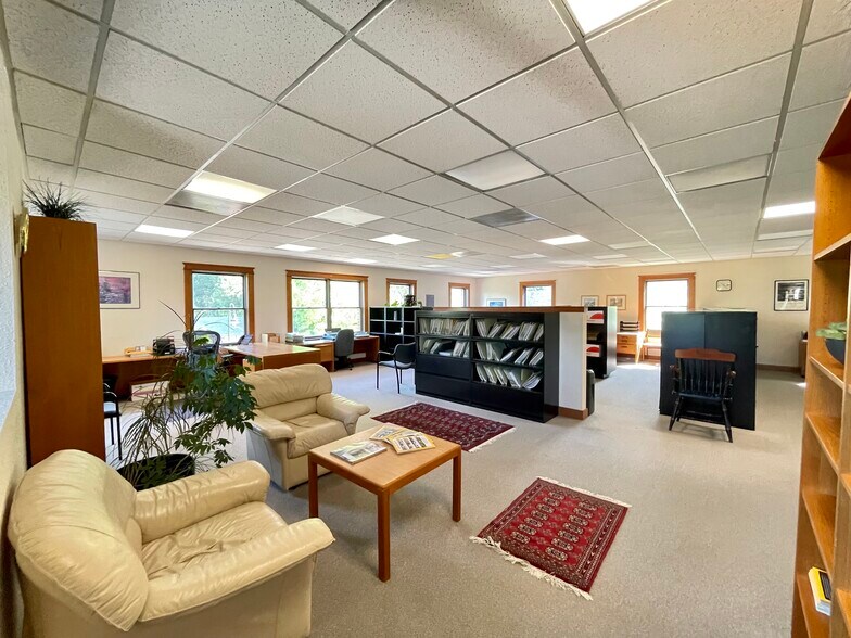 More Photos Of 18660 Sw Boones Ferry Rd, Tualatin Office For Lease