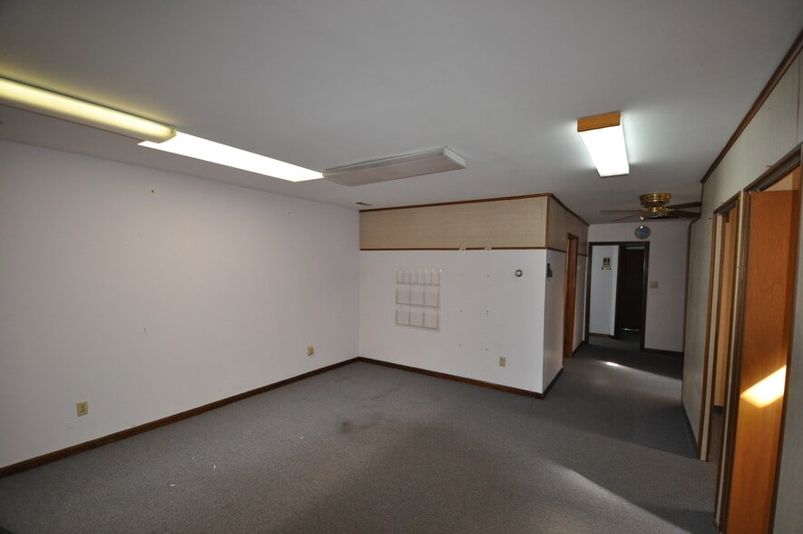 More Photos Of 13784 Warwick Blvd, Newport News Storefront Retail Office For Sale