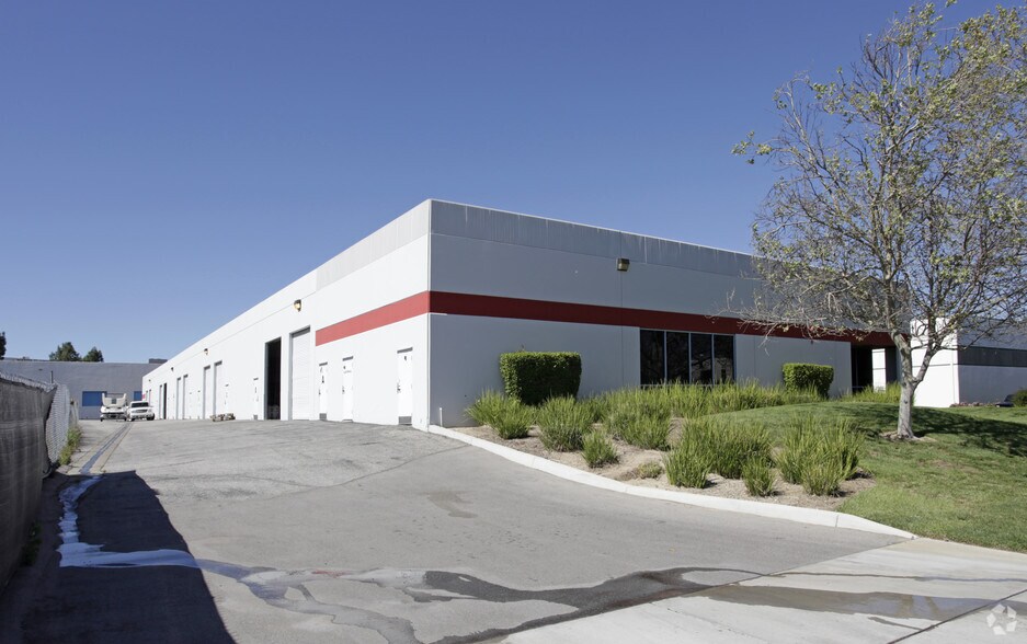 More Photos Of 25133 Avenue Tibbitts, Valencia Warehouse For Lease