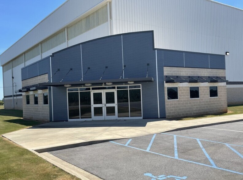 More Photos Of 105 Jarvis Brewer Dr, Rogersville Industrial For Lease