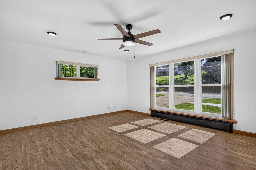 More Photos Of 535 Elm St, Hillsboro Office For Sale