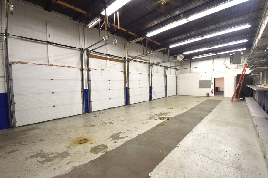 More Photos Of 130 W Boylston St, Worcester Storefront Retail Office For Sale