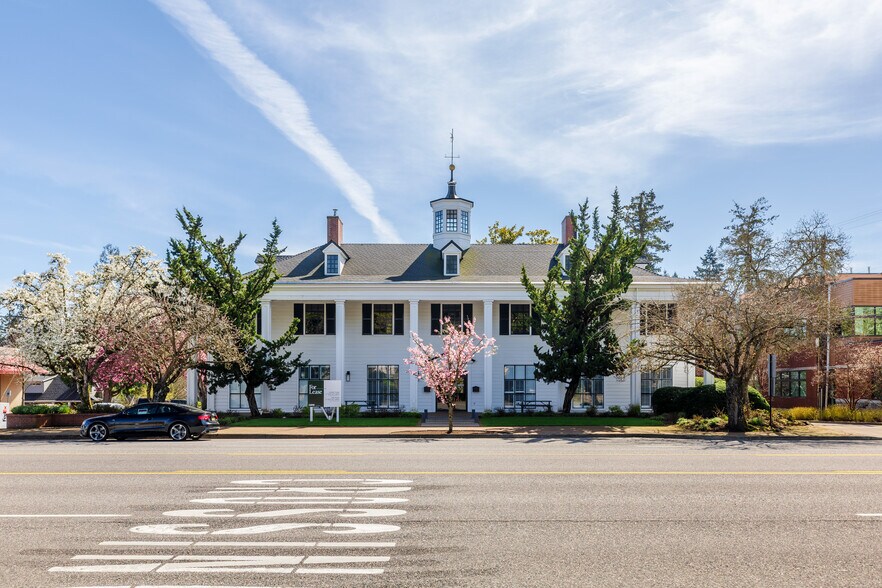 More Photos Of 600 A Ave, Lake Oswego Office For Lease