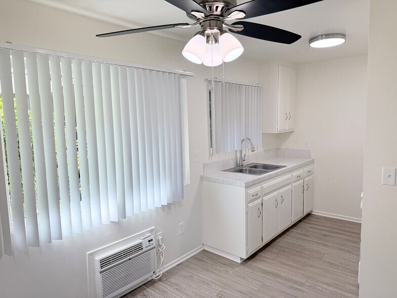 More Photos Of 2221 E Lenita Ln, Santa Ana Apartments For Sale