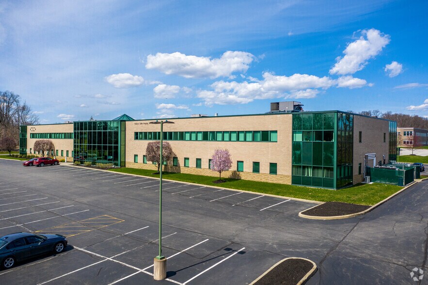 More Photos Of 575 Hudson Valley Ave, New Windsor Township Medical For Lease
