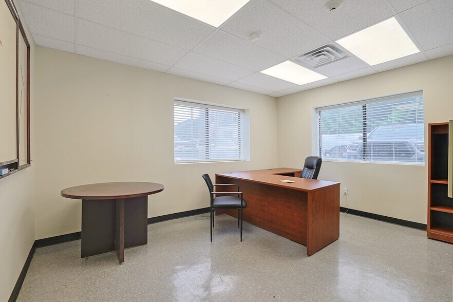 More Photos Of 1 Lawton St, Yonkers Manufacturing For Sale