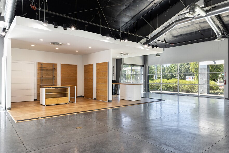 More Photos Of 800 American Way, Windsor Freestanding For Lease