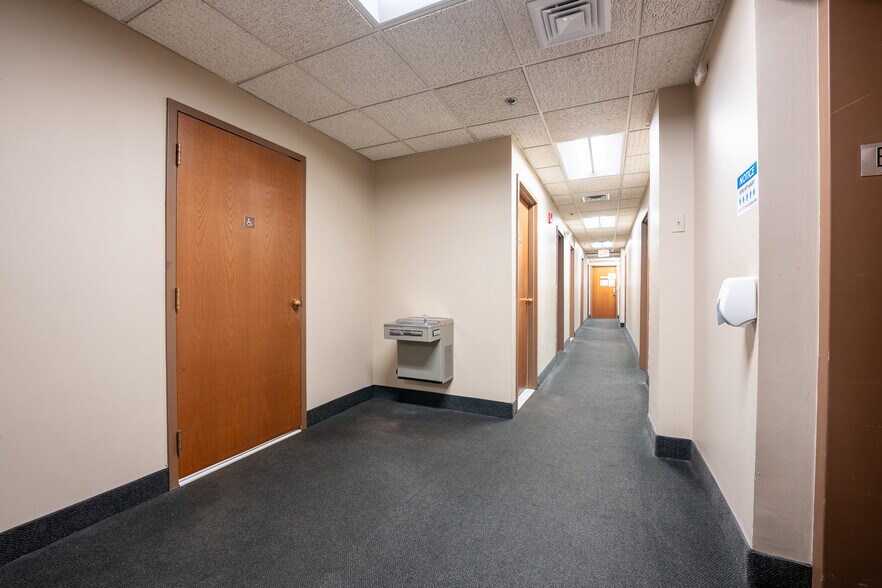 More Photos Of 425 Union St, West Springfield Office For Lease