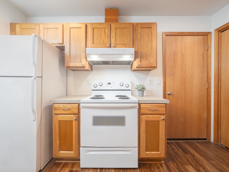 More Photos Of 402 E Washington St, Carlton Multifamily For Sale